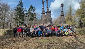 Grupa turystyczna zdobyła kolejne szczyty „Korony Beskidu Niskiego”
