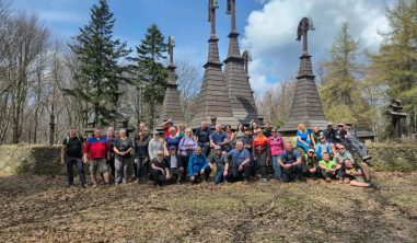 Grupa turystyczna zdobyła kolejne szczyty „Korony Beskidu Niskiego”