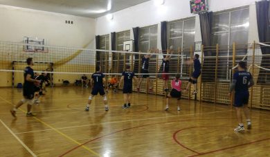 BALS: Faworyci bez&nbsp;potknięcia.