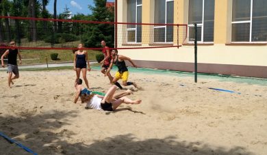 Zaczynamy sezon plażowy! Zapraszamy na&nbsp;turniej trójek!